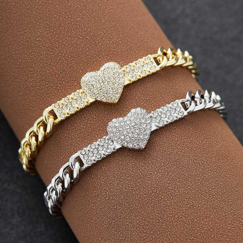 Elegant Luxury Inlaid Zircon Heart Bracelet for Women Fashion Cuban Chain Chic Engagement Wedding Jewelry Gift W251206
