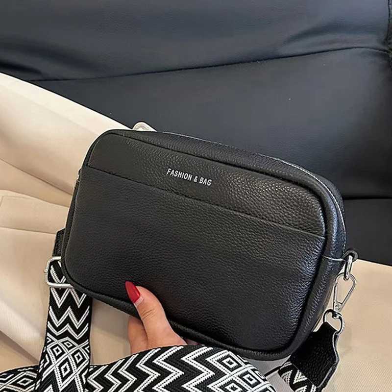 Unisex Canvas Crossbody Bag Stylish Square Camera Purse with Wide Strap Minimalist Versatile for Men/Women Casual Chic NeT251206