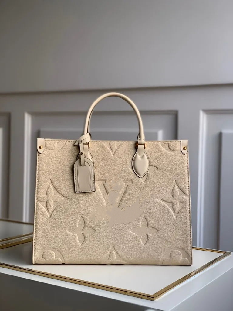 12A Designer Tote Bag Women Bag Shoulder Embossing Black Flower onthego Leather Bag Handbag Purse The Tote Crossbody Female Backpack shipping bags