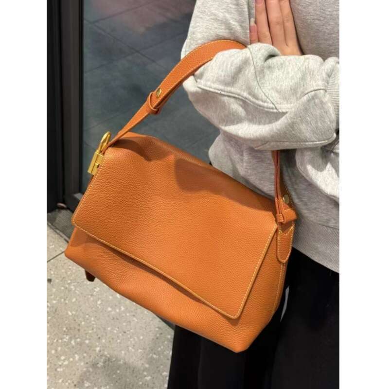 Luxury Bag Designer Shoulder Bags Totes Hobo New Messenger High Grade Soft Cowhide Lock Simple Fashion Single Crossbody Women S Bag