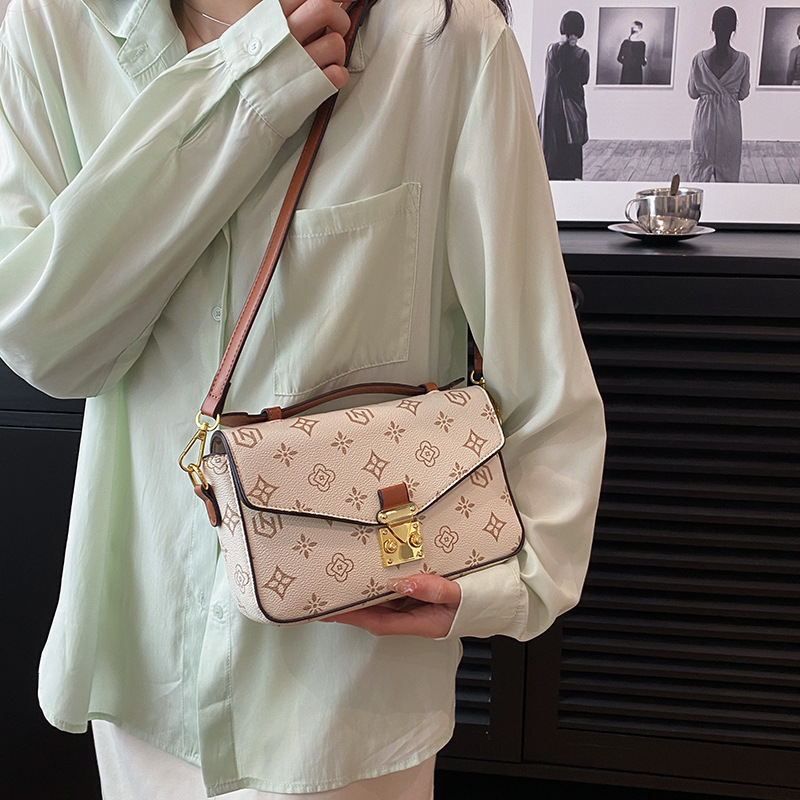 Free Shipping Fashion shoulder bag hand-held small square bag versatile crossbody bag