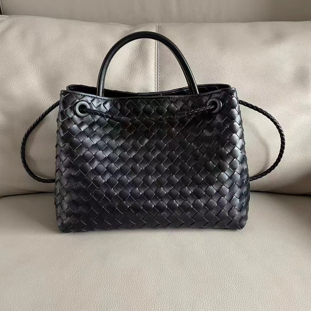 Top designer hand woven handbag fashion classic metal buckle decoration tote bag large capacity women's handbag