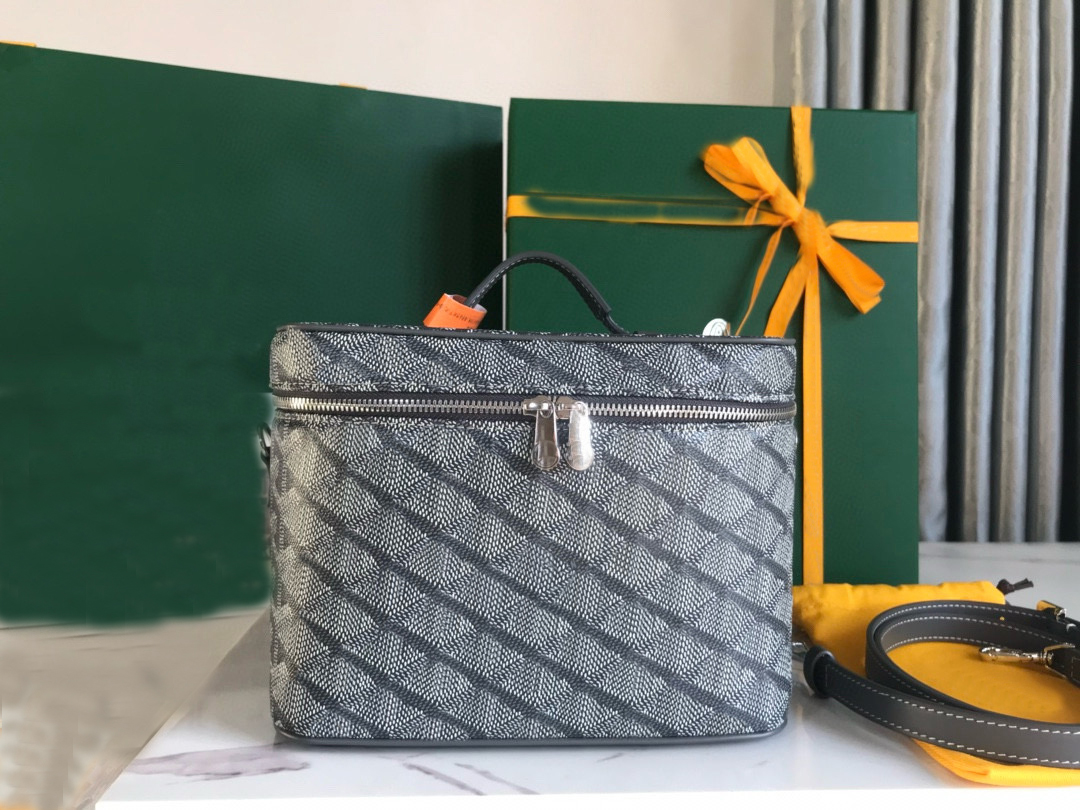 Beauty bag Premium quality womens makeup bag Classic luxurious design Double zippers for mens travel makeup bag Travel toiletry bag Womens handbag Handbag City BagF