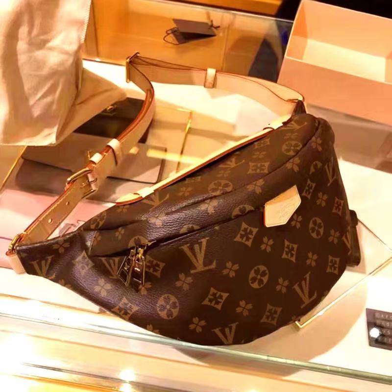 Top New Bumbag Cross Body Waist Bags Temperament Bumbags Fanny Pack Bum Embossing Flowers Famous Soft Leather Luxurys Designers Bags Serial Number Date Code