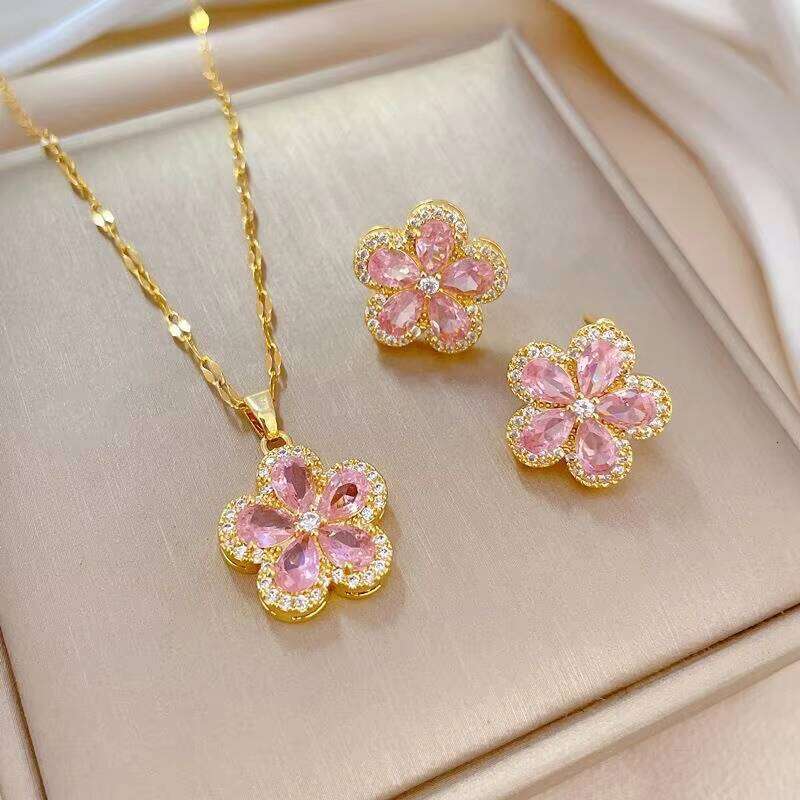 Fashion Jewelry 18k Gold Plated Sterling Silver Brass Chain Clover VVS Moissanite Flower Pendant Necklace Earring Set for Women
