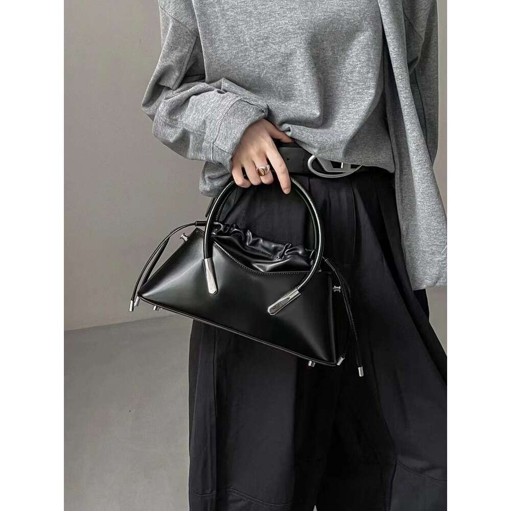 Luxury Bag Designer Shoulder Bags Totes Hobo Niche Design Trendy Original Handbag For Women New Pleated Drawstring Versatile Black Single Crossbody Ba