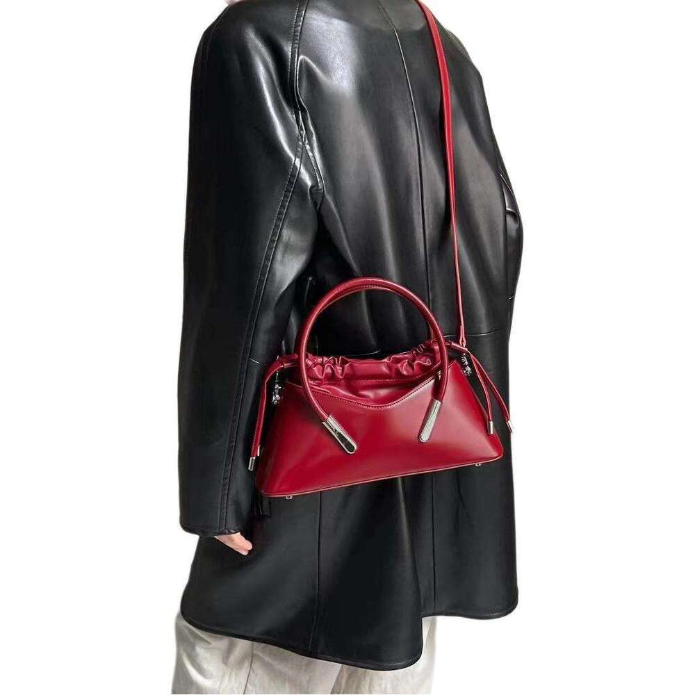 Luxury Bag Designer Shoulder Bags Totes Hobo Niche Design Trendy Original Handbag For Women New Pleated Drawstring Versatile Black Single Crossbody Ba