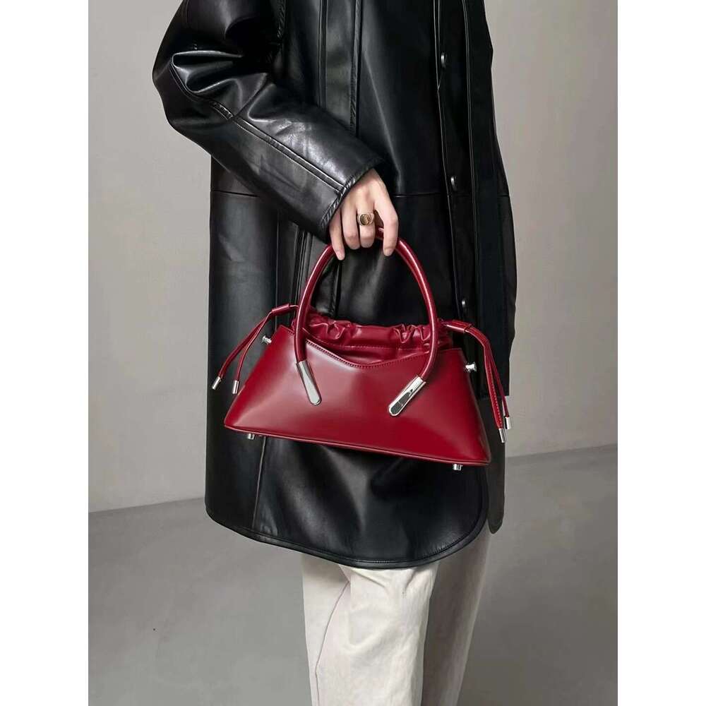 Luxury Bag Designer Shoulder Bags Totes Hobo Niche Design Trendy Original Handbag For Women New Pleated Drawstring Versatile Black Single Crossbody Ba