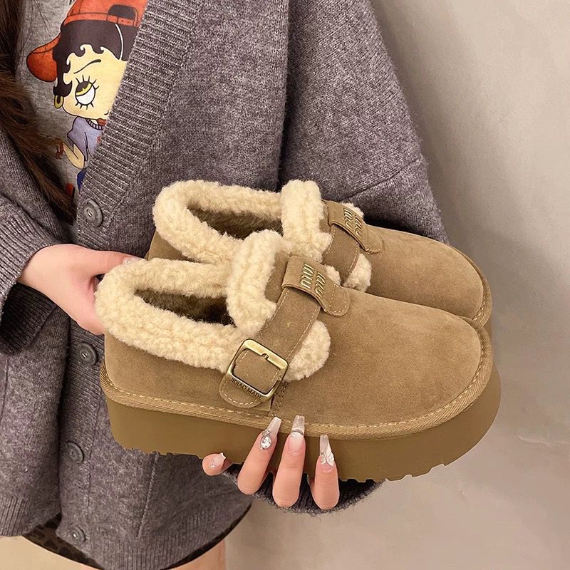 new Free shipping designer shoes Thick soled winter suede snow boots with warm cotton shoes on one foot