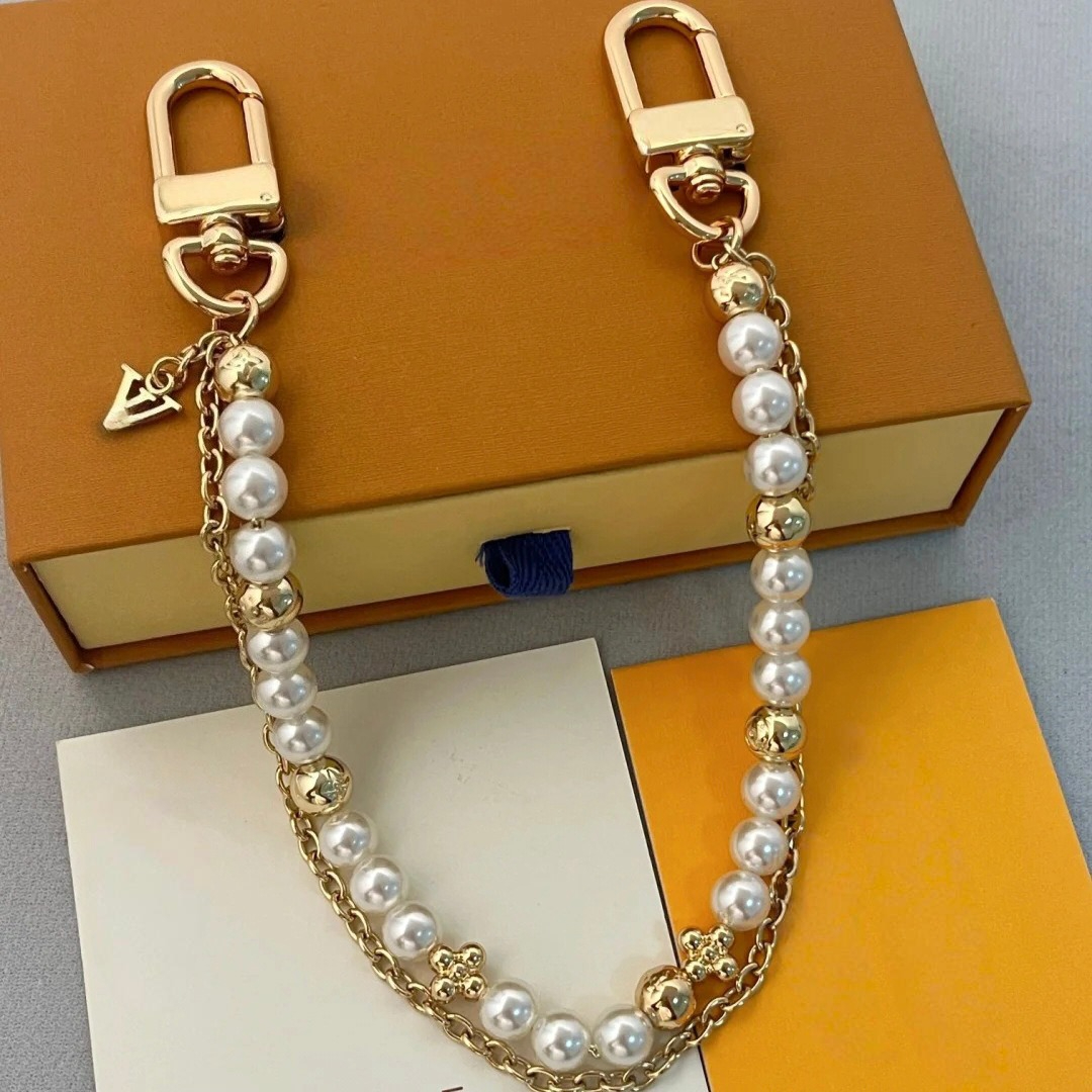 designers keychains Bag Charm pearl designers keychain top Car Key Chain Women Buckle jewelry Keyring Bags Pendant Exquisite