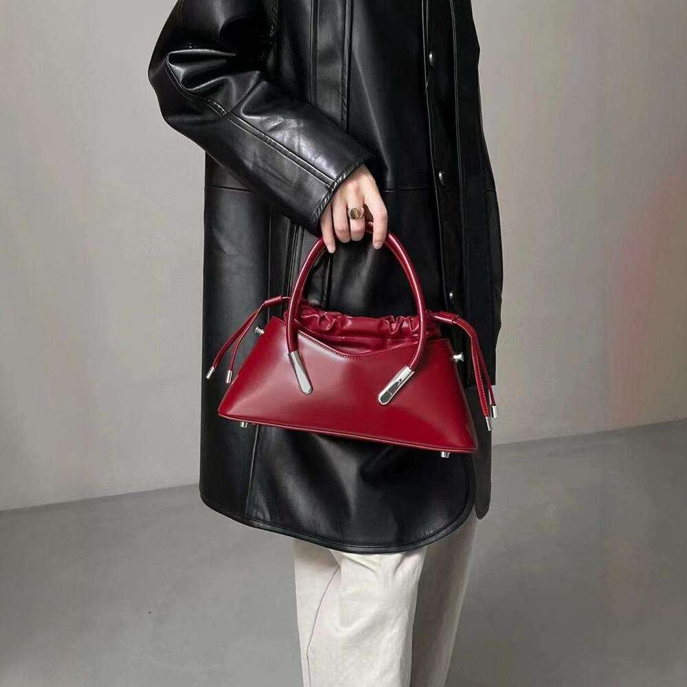 Luxury Bag Designer Shoulder Bags Totes Hobo Niche Design Trendy Original Handbag For Women New Pleated Drawstring Versatile Black Single Crossbody Ba