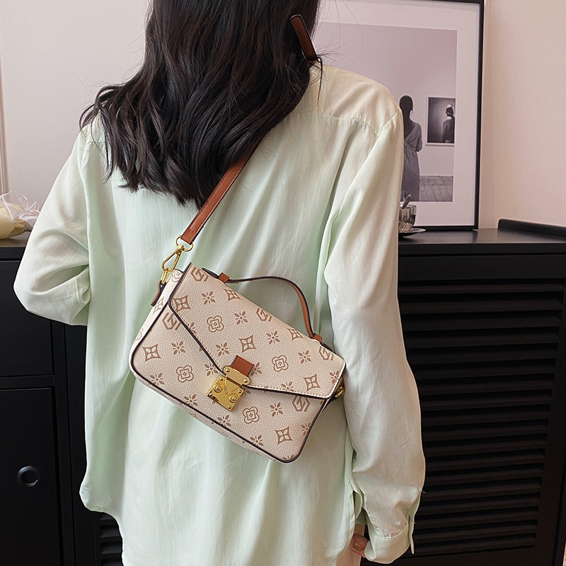 Free Shipping Fashion shoulder bag hand-held small square bag versatile crossbody bag