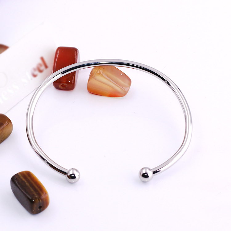 Simple Charm Styled Elegant Womans Simple Charm Bracelet - Perfectly Styled for Daily Wear