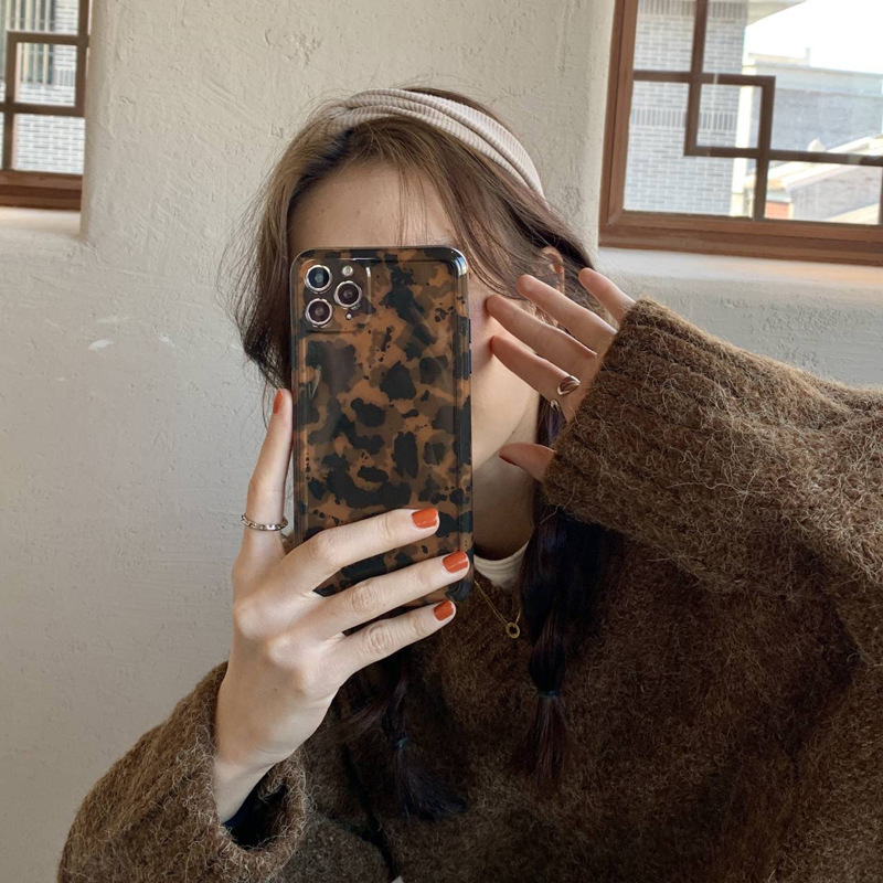 Nordic Style Retro Amber iPhone 17 Pro Max Case Compatible with Apple 16 Leopard Pattern 15 Shockproof 14 for Women
