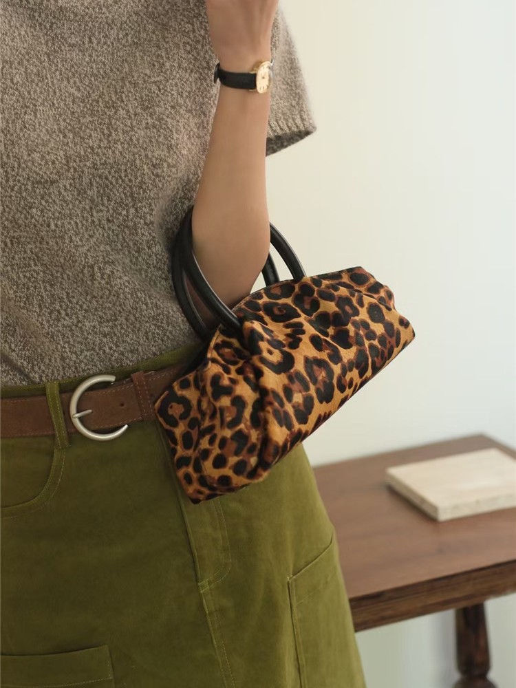 LOST IN VINTAGE Leopard Print Animals Fabric Soft Smooth Owl Bag Balls Bronze Kiss-lock Purse Clutch Large 35x23x10cm