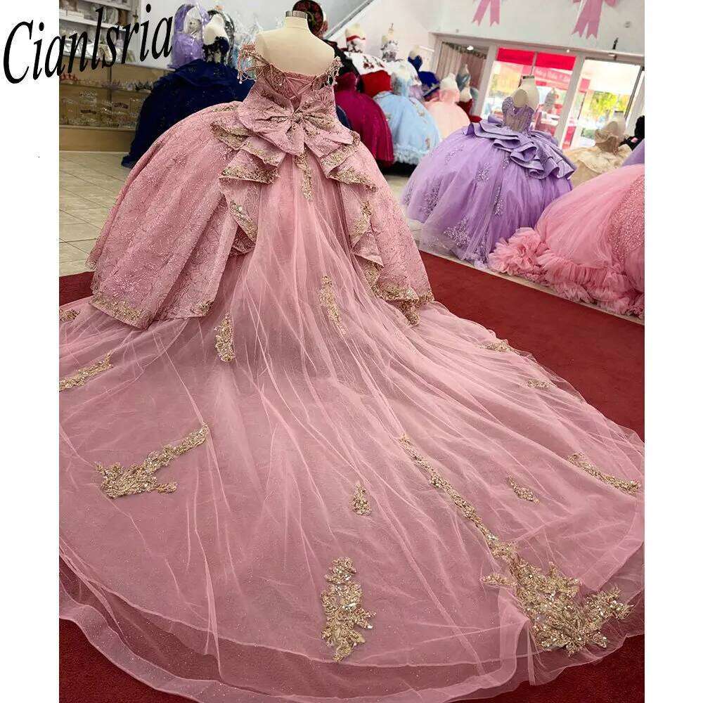 Pink Crystal Sequined Ruffles Bow Quinceanera Dresses Ball Gown Gold Appliques Lace Beading Sweet A os Mexican Customized