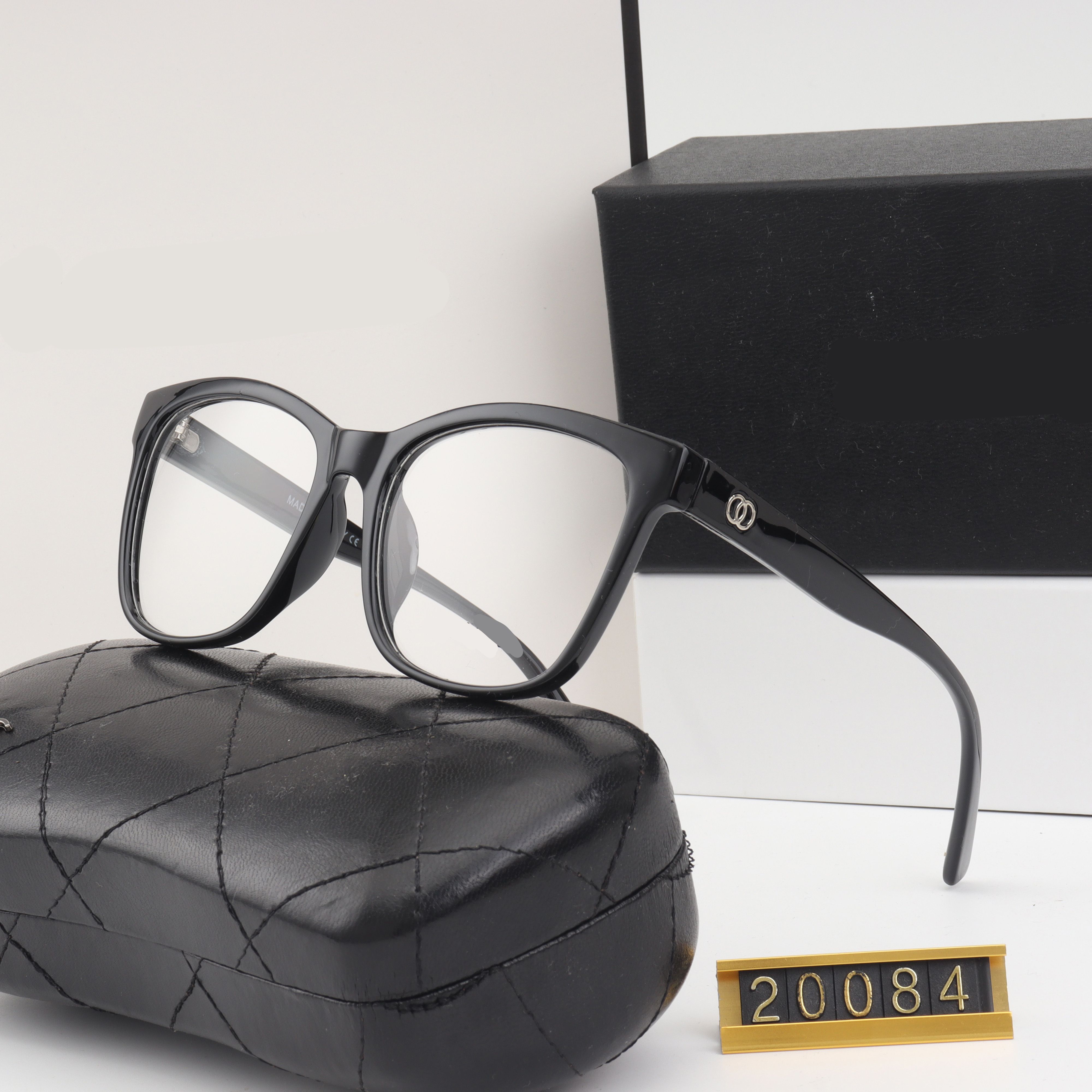 Designer Sunglasses Men Eyeglasses Outdoor Shades PC Frame Fashion Classic Lady Cat Eye Sun Glasses Mirrors for Women with Box