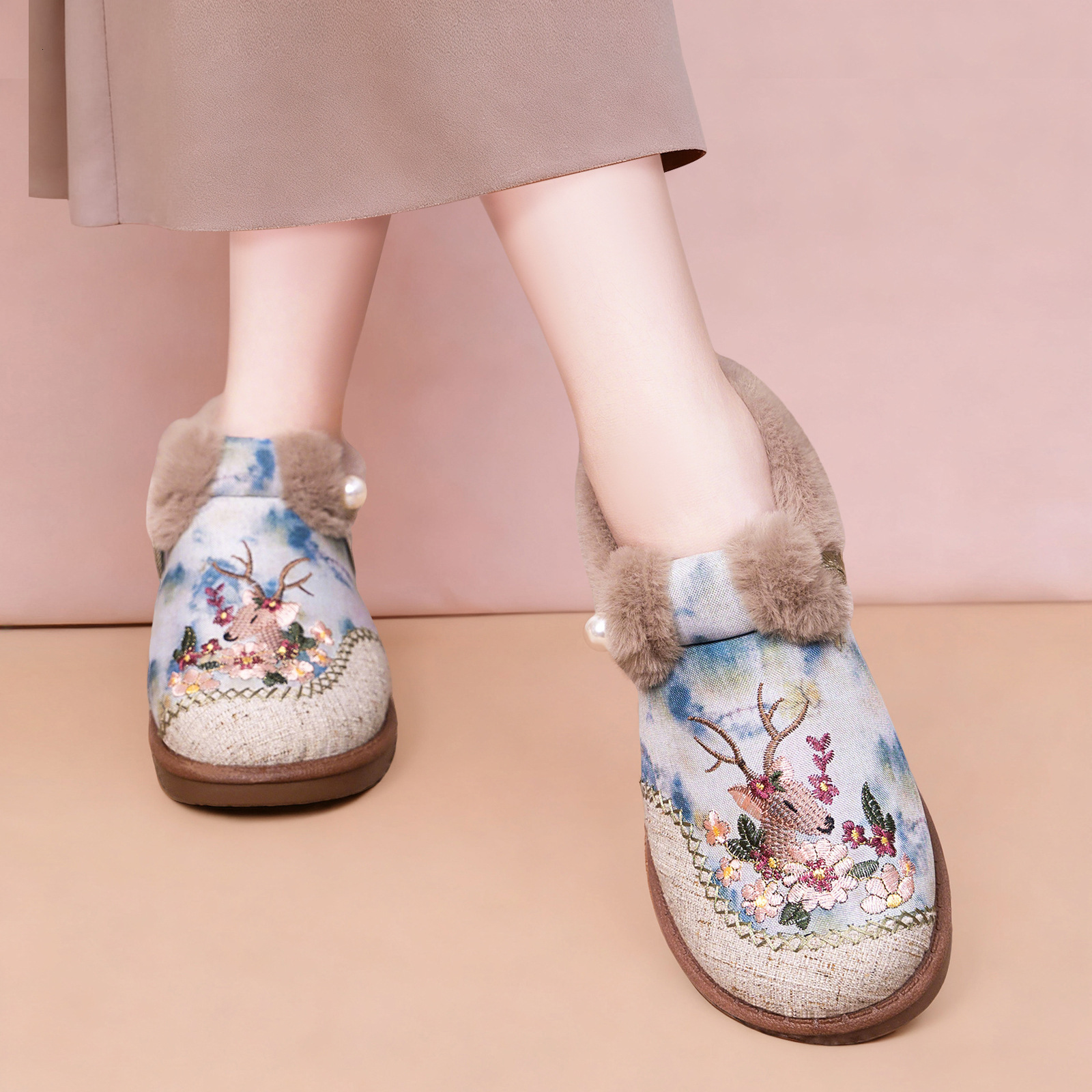 Women's Winter Cotton Shoes with Fleece Lining, Thickened Old Beijing Cloth Shoes, National Style Deer and Flower Cotton Boots, Widened Thick Sol