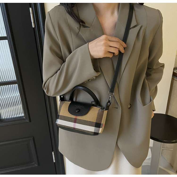free shipping Designer Dumpling Bags Summer New Women's Plaid Mini Korean Style Minimalist High-End Handheld Shoulder Crossbody Bag