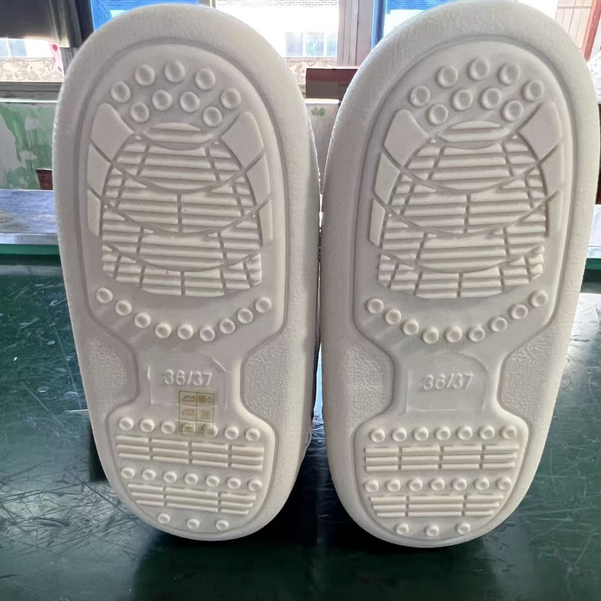 Free Shipping Fashionable simple waterproof anti slip boots with short sleeves thick warm snow hot