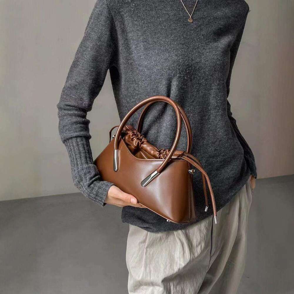 Luxury Bag Designer Shoulder Bags Totes Hobo Niche Design Trendy Original Handbag For Women New Pleated Drawstring Versatile Black Single Crossbody Ba