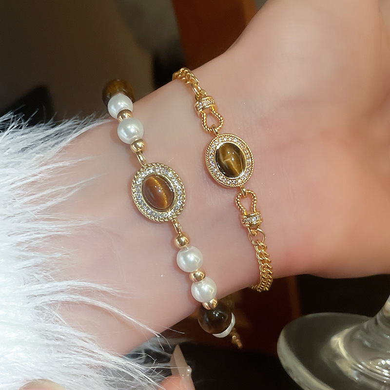 Melard Inlaid Diamond Geometric Pearl Bracelet for Women French Retro Palace Style Fashion High-end Jewelry Wholesale - view 3