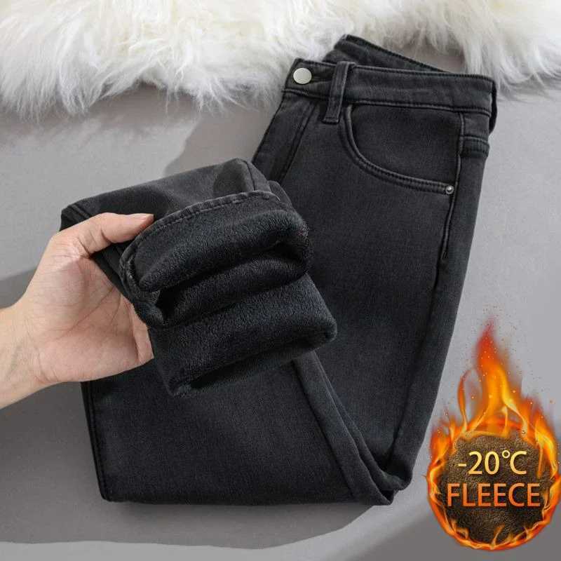 Winter Girls Thermal Warm Jeans Plush Slim Fit Stretch Jeans Lady Chic Designer Pencil Pants Girls Straight Leg Denim TrousersT251208