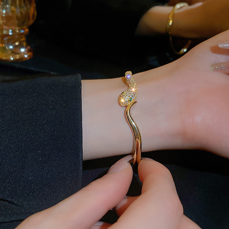 Real Gold Plated Zircon Fashionable European and American Design Sense Bracelet Personality Light Luxury Creative Style Jewelry Wholesale - view 8