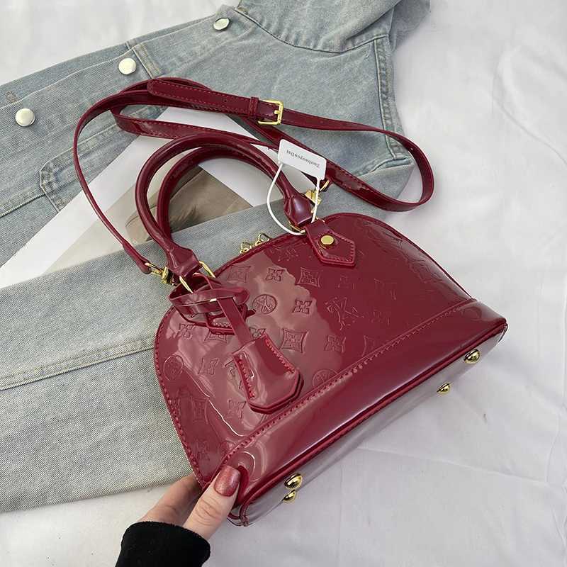 Popar And Elegant Wens Crossbody Bag Handbags Messenger Bag In Premium Leather By Designer Y251208