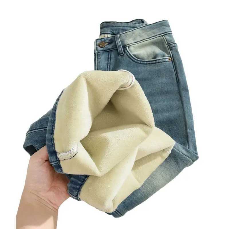 Autumn Winter Thickened Fleece-Lined Vintage Straight-Leg Jeans Womens Slimming Hip-Hiding Elastic Micro-Flared Cotton TrousersT251208