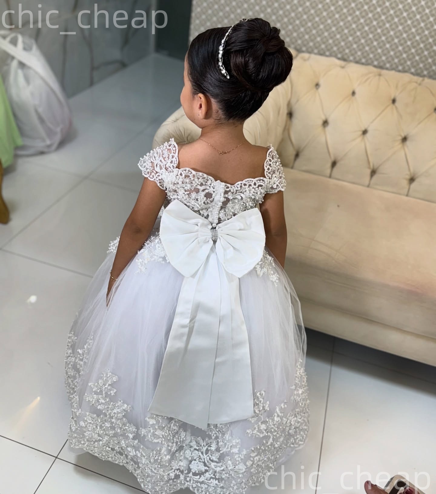 2026 Ivory Ball Gown Flower Girl Dresses Lace Beaded Portrait Vintage Little Girl Christmas Peageant Birthday Christening Tutu Dress Gowns ZJ422