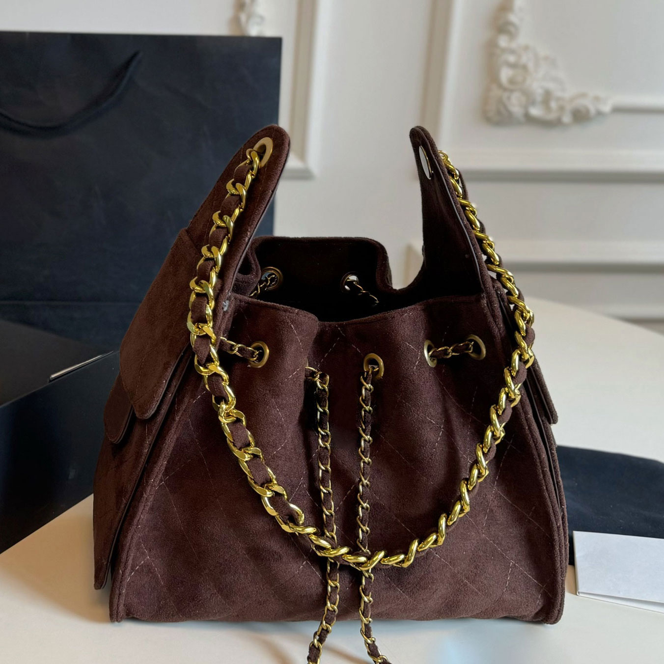 Chocolate Brown Suede Bag Designer Bag 25c Hobo bag Women Small Chain Shoulder Bag Underarm Bag Drawstring Tote Bag Fashionable Suede Handbag Weekend Bag With box