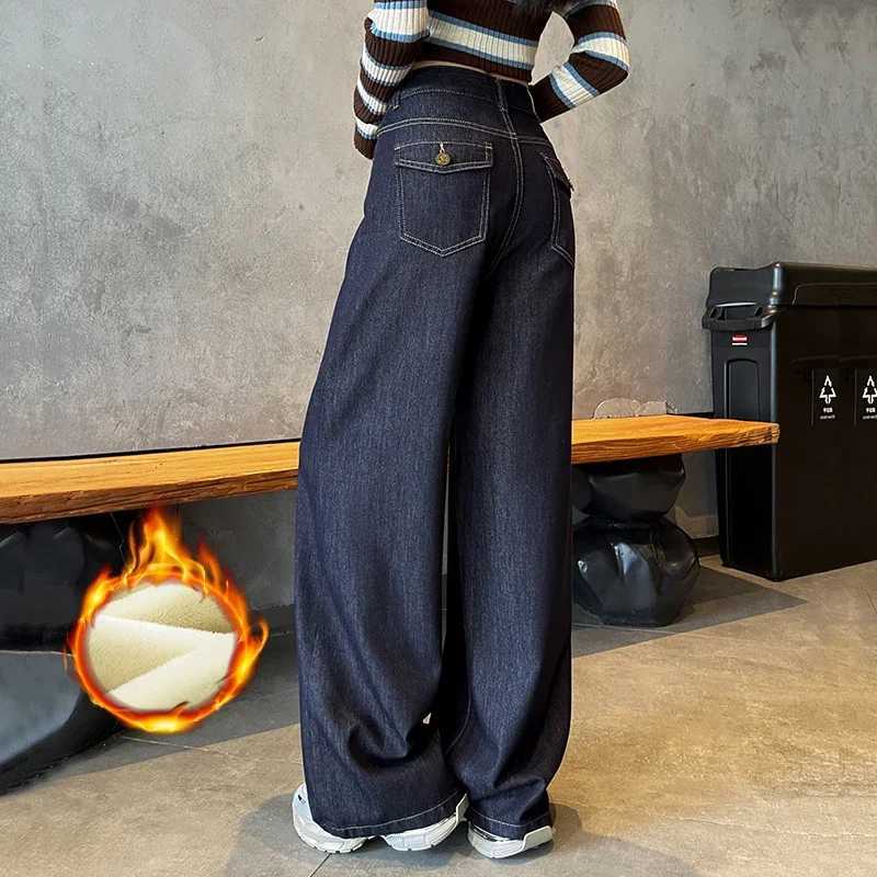 Wide Legs Fleece Jeans Women Winter Loose Velvet Casual Pants Comfortable Warm Straight Fashion Pocket Plush Denim TrousersT251208
