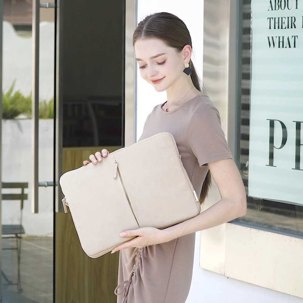 Plush Laptop Sleeve for 13 15 16Inch MacBook Air/Pro Dell HP Cute Fluffy Soft Case for Women Fashion Protective Laptop BagT251208