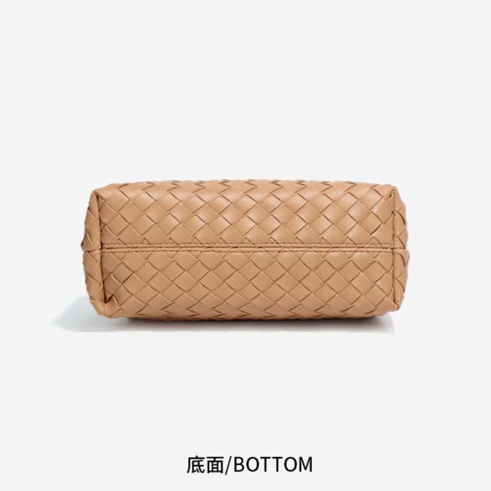 Virus Simple Dopamine Diagal Cross Bag 2025 Winter New High-end Diamd Cloud Bag Hand Woven Fiable Shoder Bag Y251208