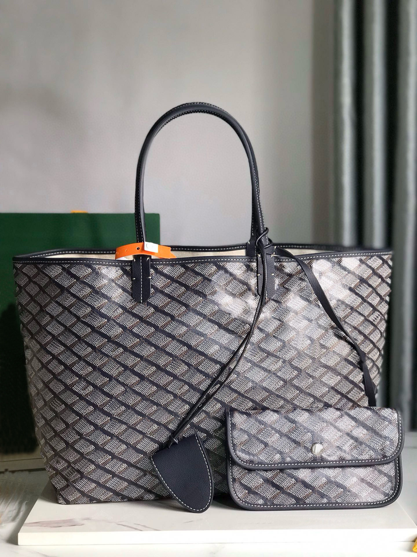 Womens fashionable handbag top designer handbag womens handbag fashionable luxurious wallet genuine leather brand bag shoulder bag large capacity shopping bag M