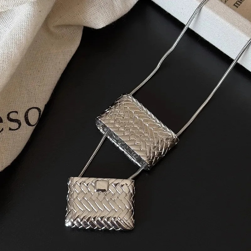Knitted Long Metal Necklace Silver Color Mini n Womens Sweater Chain Unique Creativity Can Be Openedaccessories Gifts 251205