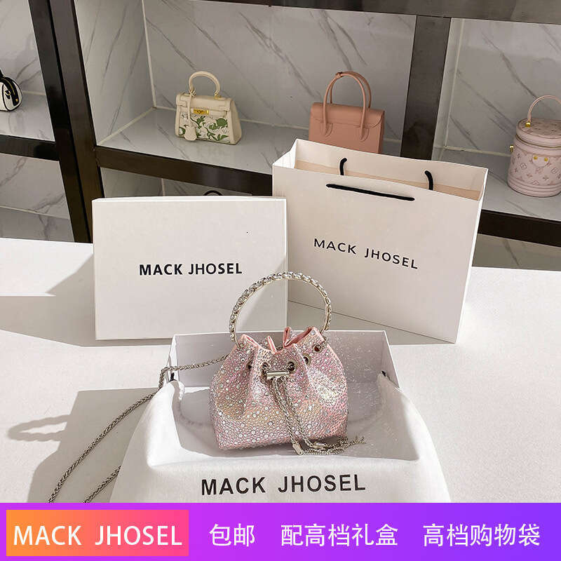 A Fashionable Summer Diamond-Studded Bucket 2024 High-End Metal Handbag Evening Chain Bag Wholesale dh4445035JY