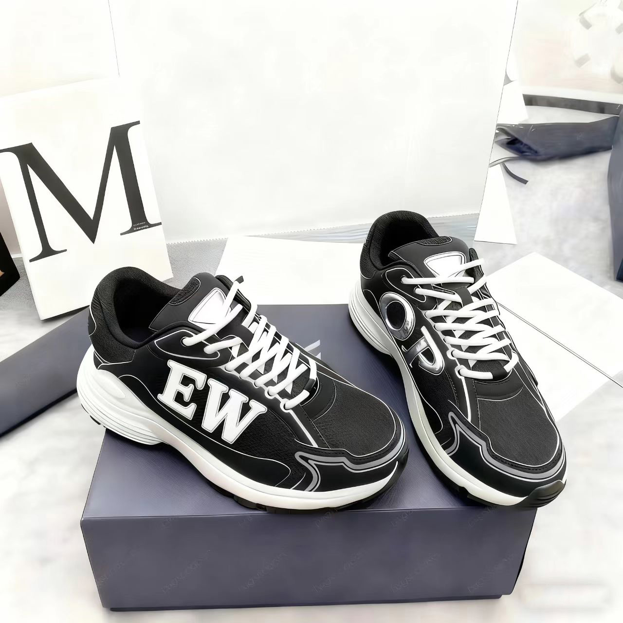 2025 Designer Running Shoes b 30 Classic Designer Sneakers Black Red Bred White Carbon Casual Sneaker for men women Outdoor Sports Trainers Size 36-45