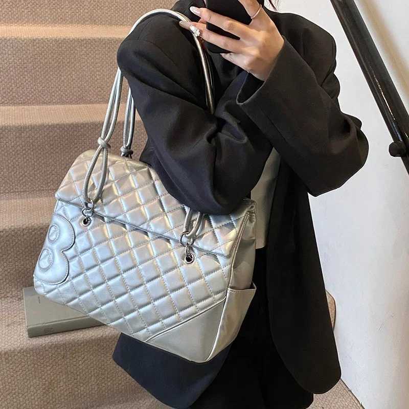 Luxury Wens Zipper Crossbody Bag Paris Fi Cmuting Wens Shoder Bag New Designer Classic Leather Handbag Y251208