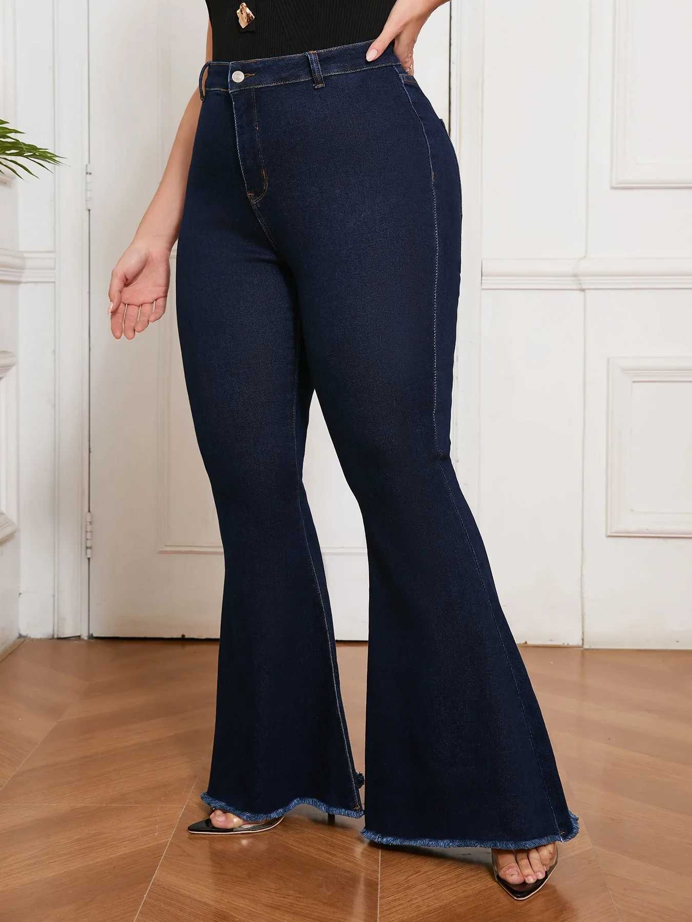 Curvy Fit High Waisted Flared Jeans for Women Plus Size Stretch Denim Pants Elegant Retro Wide Leg Casual StreetwearT251208