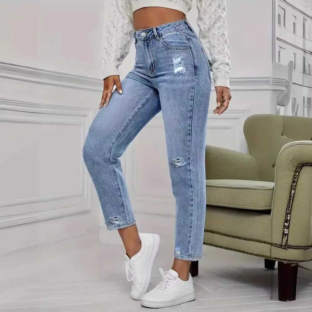 Casual Washed Ripped Jeans for Women Spring and Summer New Fashion Straight Nine Minutes of Pants WomenT251208