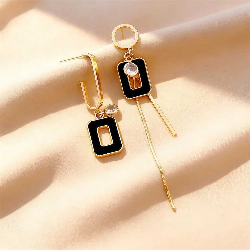 Luxury Asymmetric Black Square Tassel Drop Earrings for Women Temperament Hollow Heart Long Dangle Earring Girls Party Jewelry J251208