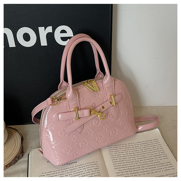 New Design Bags 2025 New Style Fashionable Retro hand-held commuter bag Casual Versatile Quality single-shoulder crossbody bag Shell Bag free shipping