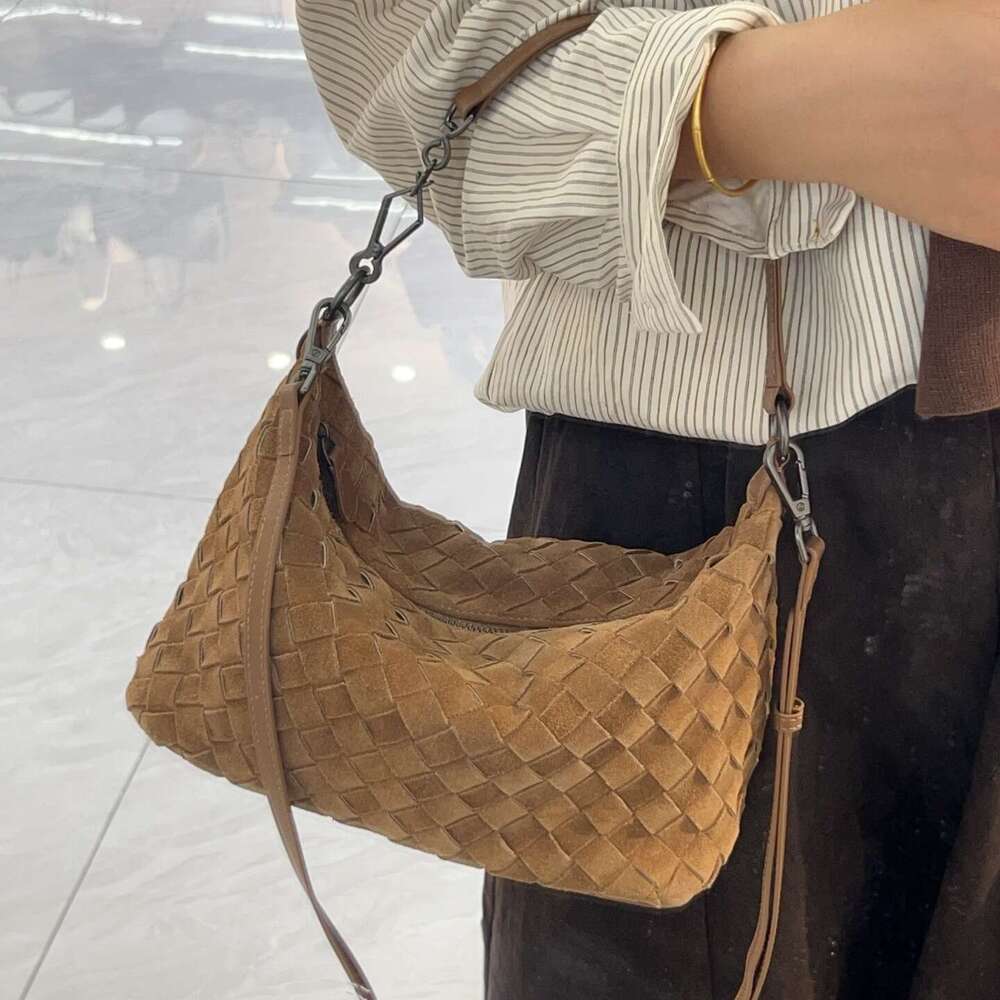 Luxury bag designer shoulder bag handbag Hobo autumn and winter velvet woven lunch box retro casual cross-border leather handbag