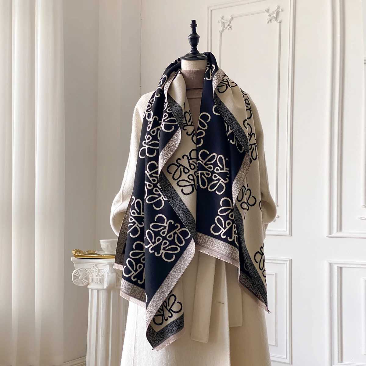 Luxury 2025 New Womens Scarf Warm Scarf Shawl Simple Imitation Cashmere Scarf Thick Shawl Jacquard Fashion Autumn and Winter Y251208