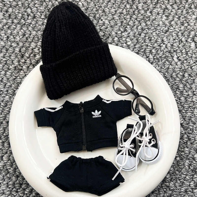 Labbubuwa 17cm First and Second Generation Sitting Party Vinyl Figure Adidas Sport and Casual OutfitT251018