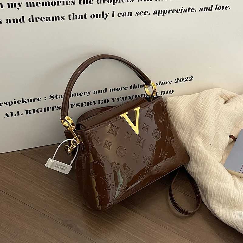 Luxury Brand Leather Shoder Bag For Wen With Detachable Strap Handbags By Famous Classic Designer Y251208