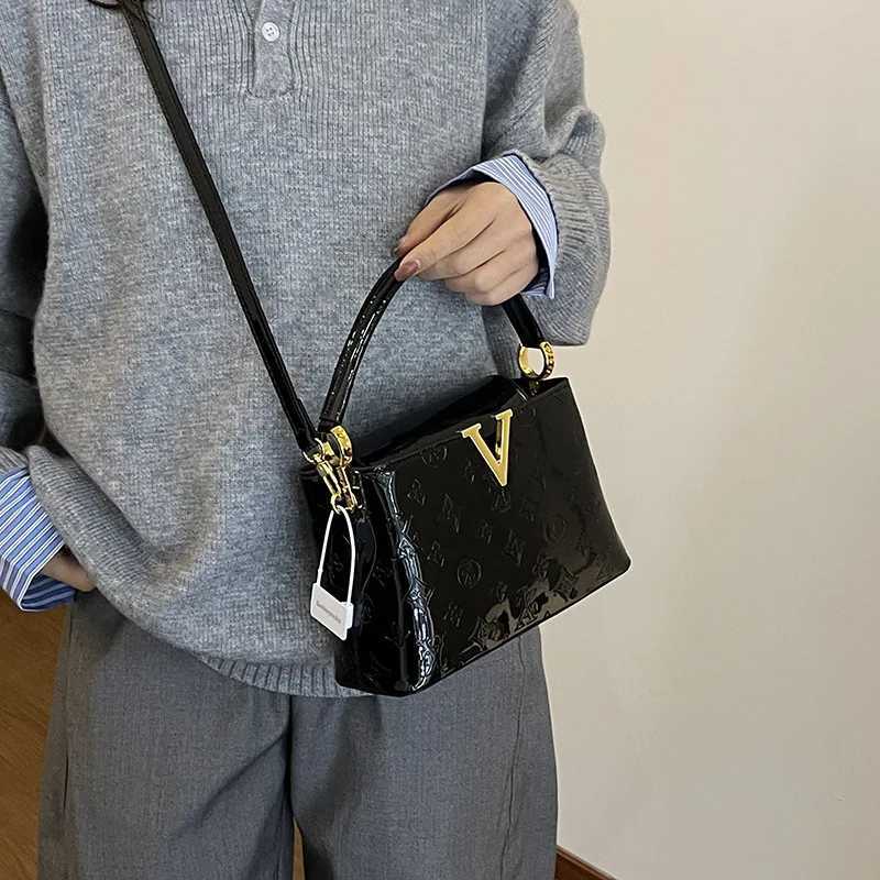 Winter Persali Patent Leather Portable Wens Bag New Simple Indentati Design Shoder Bag Popar Messenger Bag Y251208