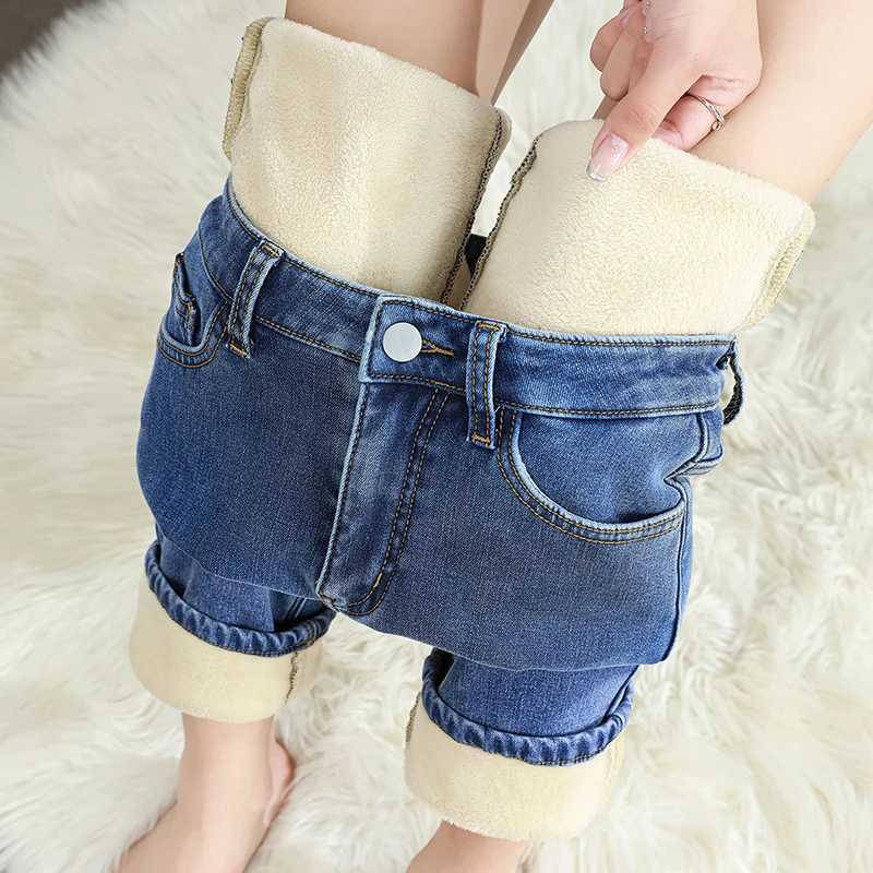 Womens Winter Fleece Warm Jeans Retro Elastic Thickened Comfortable Straight Fashion Korean Casual Female Velvet Denim PantsT251208